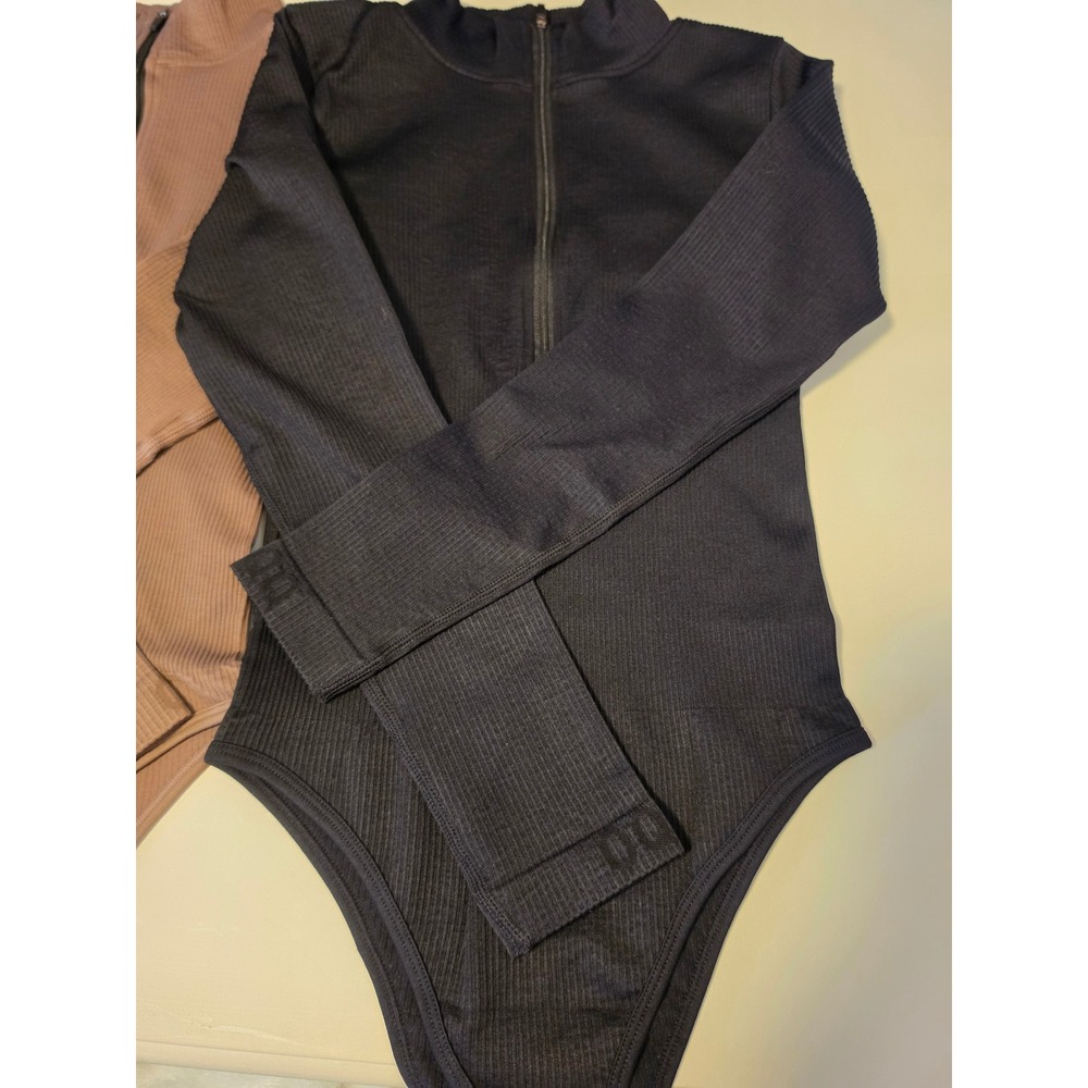 OQQ Womens Ribbed Seamless Bodysuit Set 2PK Black Taupe Mock Neck Zip Up Small